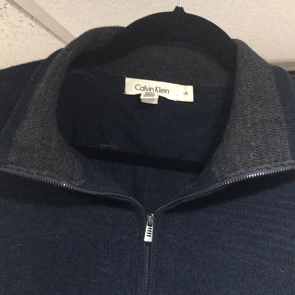 Calvin Klein sweater - Picture 2 of 3